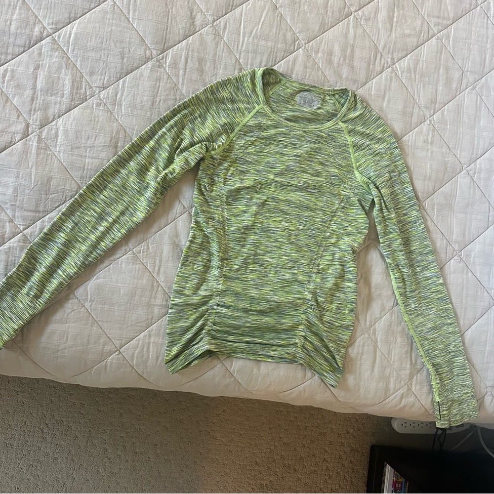 Athleta light green Long Sleeve Moisture Wicking Tee- Size Women’s S